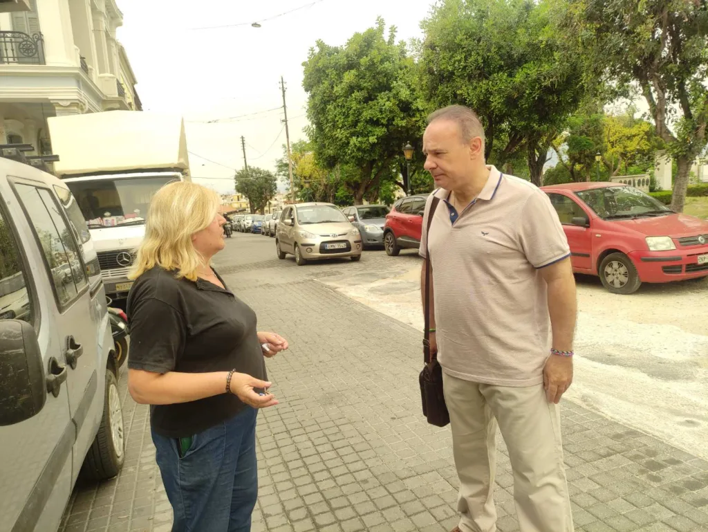 Πάτρα: Εργολάβος «το έσκασε» στη Γερμανού και κάτοικοι «έσκασαν»! ΦΩΤΟ «Μας έχει φάει η σκόνη» λέει η κυρία Γωγώ