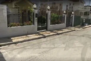 Μια μπουνιά, μια πτώση, μια ζωή στο νήμα: Το σκοτεινό παρασκήνιο πίσω από τον ξυλοδαρμό στα Γλυκά Νερά