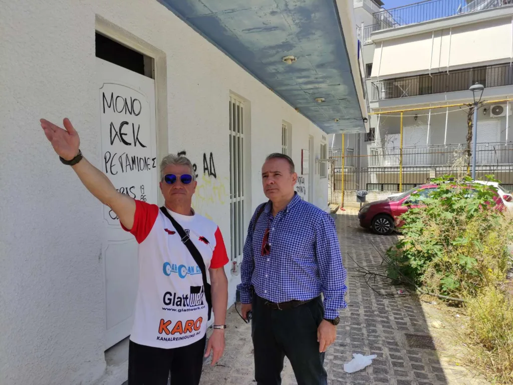 Πάτρα: «Φαρ - Ουέστ» στη Γούβα - Η συνοικία έχει μετατραπεί σε γκέτο ΦΩΤΟ Πάτρα: «Φαρ - Ουέστ» στη Γούβα - Η συνοικία έχει μετατραπεί σε γκέτο ΦΩΤΟ