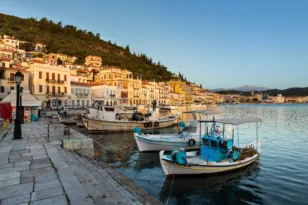 Η Λακωνική Μάνη "μαγνητίζει" τον επισκέπτη