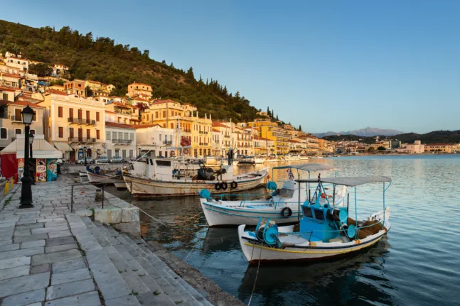 Η Λακωνική Μάνη "μαγνητίζει" τον επισκέπτη