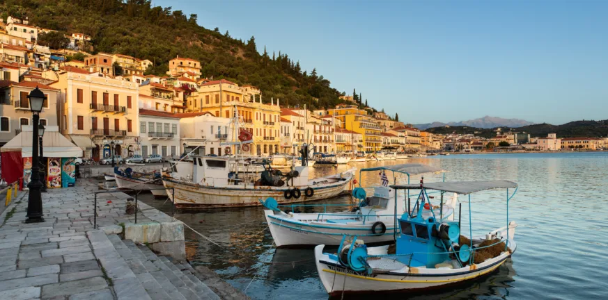 Η Λακωνική Μάνη "μαγνητίζει" τον επισκέπτη Η Λακωνική Μάνη "μαγνητίζει" τον επισκέπτη