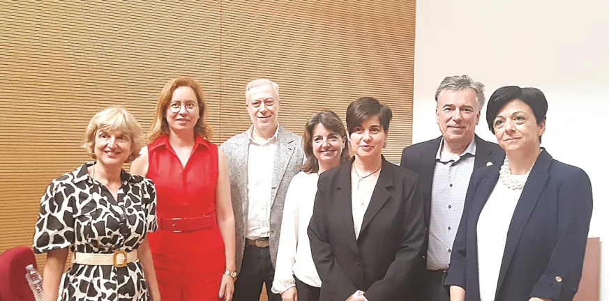 Πάτρα: Η γραφειοκρατία πνίγει τις σπουδές - Χορήγηση υποτροφιών, Μεταπτυχιακών και Διδακτορικών Πάτρα: Η γραφειοκρατία πνίγει τις σπουδές - Χορήγηση υποτροφιών, Μεταπτυχιακών και Διδακτορικών