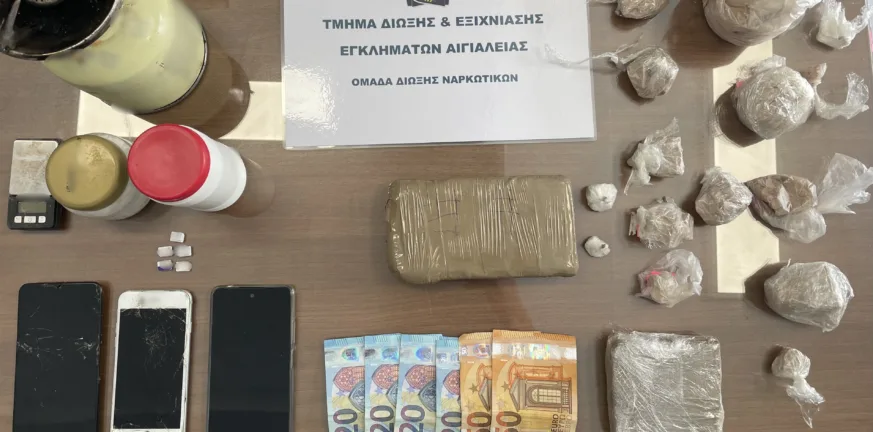 Ανδρόγυνο πιάστηκε με μεγάλη ποσότητα ναρκωτικών στο Αίγιο ποσότητα