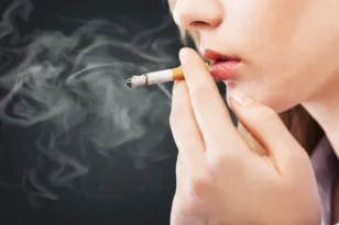 Γαλλία: Που θα επιτρέπεται (μόνο) από 1η Ιουλίου το τσιγάρο