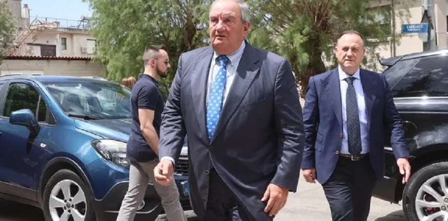 «Το δόγμα Μολυβιάτη ήταν το εθνικό συμφέρον»: Ο συγκινητικός επικήδειος του Κώστα Καραμανλή για τον Πέτρο Μολυβιάτη επικήδειος
