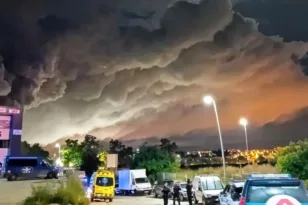 Συναγερμός στην Καταλονία: Πάνω από 160.000 πολίτες στα σπίτια τους λόγω τοξικού νέφους BINTEO