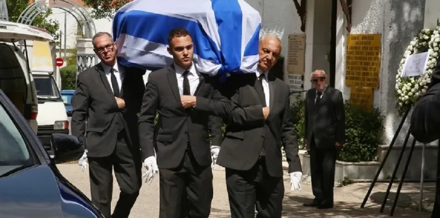Το ύστατο χαίρε στον Πέτρο Μολυβιάτη: Η πολιτική και ανθρώπινη παρακαταθήκη του «πιο στενού συνεργάτη» του Καραμανλή ύστατο