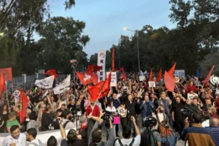 Διαδηλώσεις και γενική απεργία στα κατεχόμενα στην Κύπρο κατά της χρήσης μαντίλας σε δημόσια λύκεια