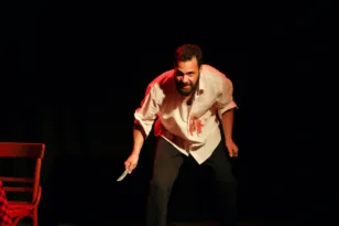 Όταν ο Κοεμτζής μίλησε χωρίς να δικαιολογηθεί – Η «τελευταία απολογία» όπως την έστησαν οι Βαγγέλης και Μάρκος Γέττος και ο Κώστας Κιμούλης
