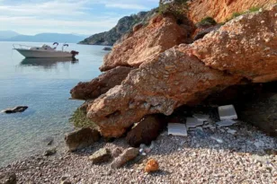 Κορινθιακός: Εκτός ελέγχου η ρύπανση, ποιες ακριβώς παραλίες είναι «στο κόκκινο»