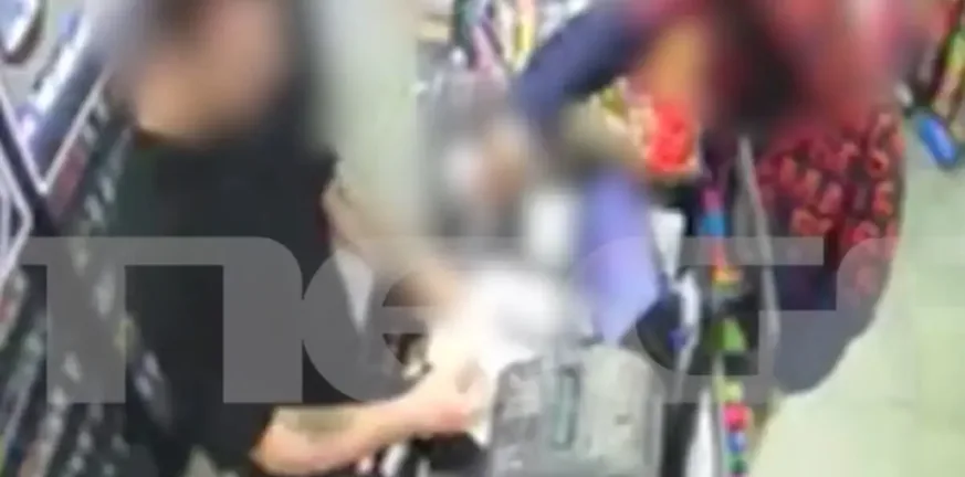 Θρασύς ληστής σε ψιλικατζίδικο: «Πιτσιρίκο όλα σου λέω γιατί θα φας μαχαιριές τώρα» ψιλικατζίδικο