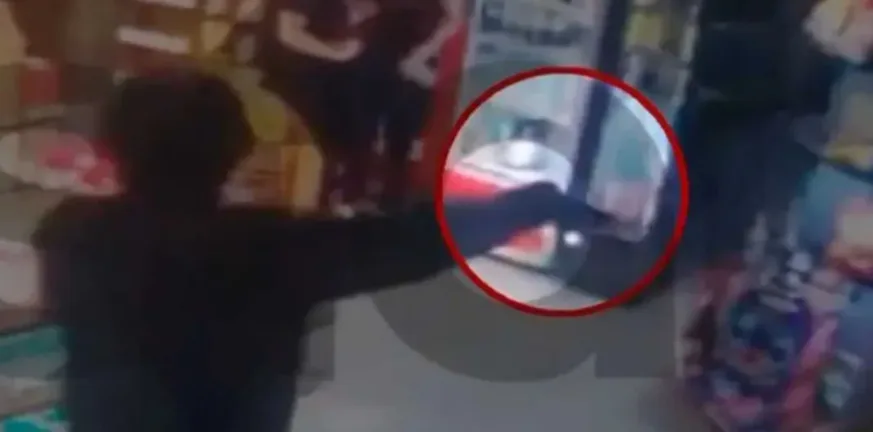 Ληστεία στο Βύρωνα: Εφιάλτης με μαχαίρι σε μίνι μάρκετ BINTEO