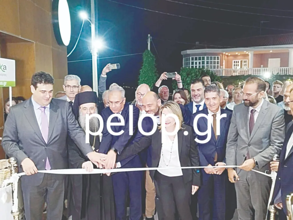 Η στιγμή που κόπηκε η κορδέλα από τους φορείς