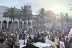 «Ντμπάιμπα φύγε»: Διαδηλώσεις στην Τρίπολη με φόντο τις συγκρούσεις και τη διχασμένη εξουσία στη Λιβύη