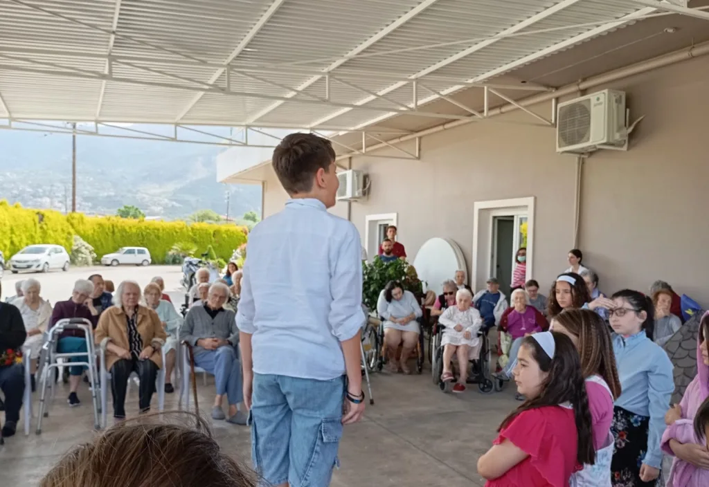 Μαθητές της Δ’ τάξης του 11ου Δημοτικού Πατρών σκόρπισαν μαγεία και αγάπη με «Τα μαγικά μαξιλάρια»