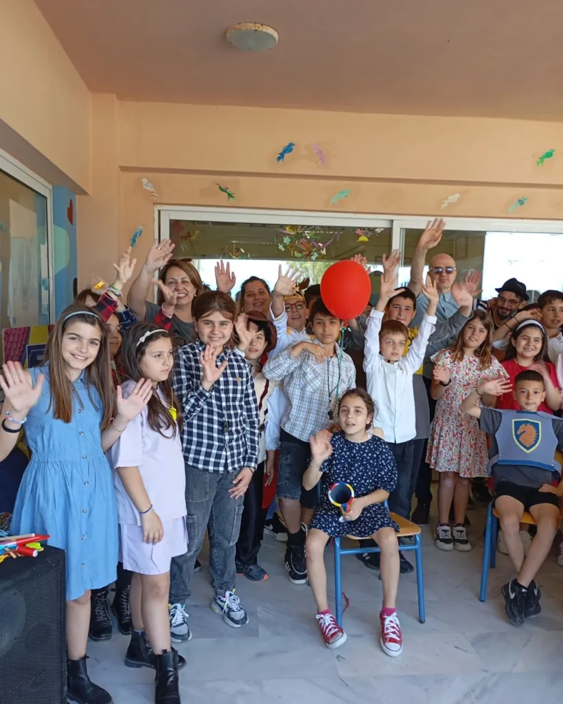 Μαθητές της Δ’ τάξης του 11ου Δημοτικού Πατρών σκόρπισαν μαγεία και αγάπη με «Τα μαγικά μαξιλάρια»