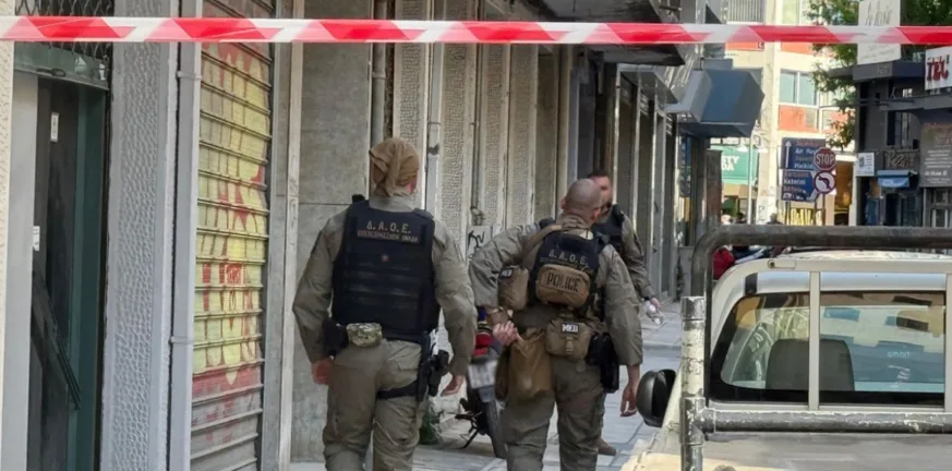 39χρονη: Εκρηκτικά και πυροκροτητές στο διαμέρισμά της! 39χρονη