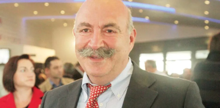 Μαυρίκης: Στον εισαγγελέα ο «εθνικός κοριός» του '90 για την υπόθεση απόπειρας δωροδοκίας Μαυρίκης: Στον εισαγγελέα ο «εθνικός κοριός» του '90 για την υπόθεση απόπειρας δωροδοκίας