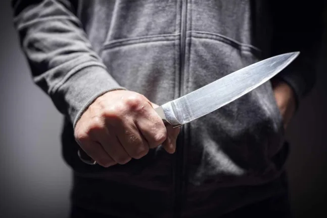 Πύργος: Μέθυσε, άρπαξε μαχαίρι και σκόρπισε τον τρόμο σε πάρκο, στιγμές βγαλμένες από ταινία