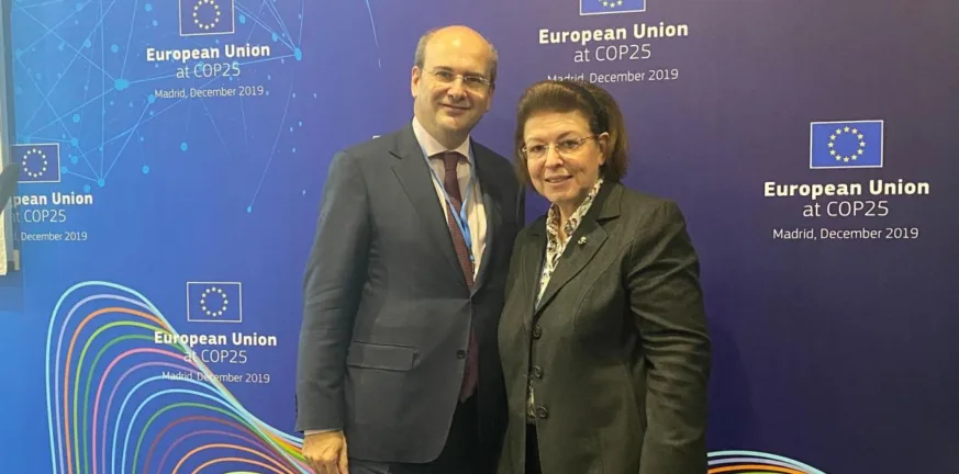 Η Σία Αναγνωστοπούλου καλεί τη Λίνα Μενδώνη να μηνύσει τον Κωστή Χατζηδάκη!!! Μενδώνη