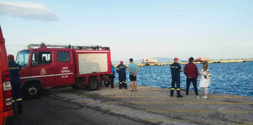 Βρήκε τραγικό θάνατο πέφτοντας με το αυτοκίνητό του στο λιμάνι ΒΙΝΤΕΟ Βρήκε τραγικό θάνατο πέφτοντας με το αυτοκίνητό του στο λιμάνι ΒΙΝΤΕΟ