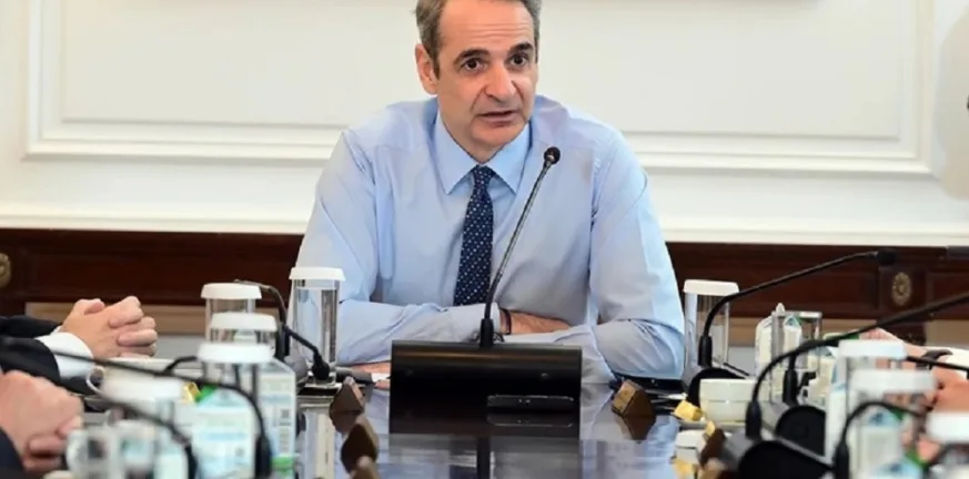Σύσκεψη στο Μαξίμου: Ασφάλεια στα ΑΕΙ στα πρότυπα των γηπέδων – Τέλος η ανοχή μετά τα επεισόδια στη Νομική Σύσκεψη