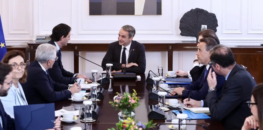 Συνάντηση Μητσοτάκη–Χούκστρα: “Πράσινη” ανάπτυξη με φόντο την ανταγωνιστικότητα της οικονομίας