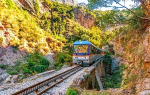 Πελοπόννησος με αυτοκίνητο: Το απόλυτο roadtrip διακοπών 2025