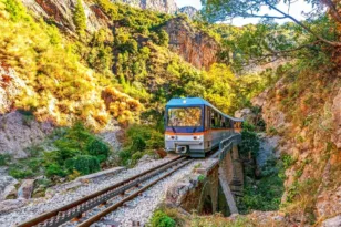 Ξανά στις ράγες ο Οδοντωτός – Κανονικά τα δρομολόγια Διακοπτό–Καλάβρυτα