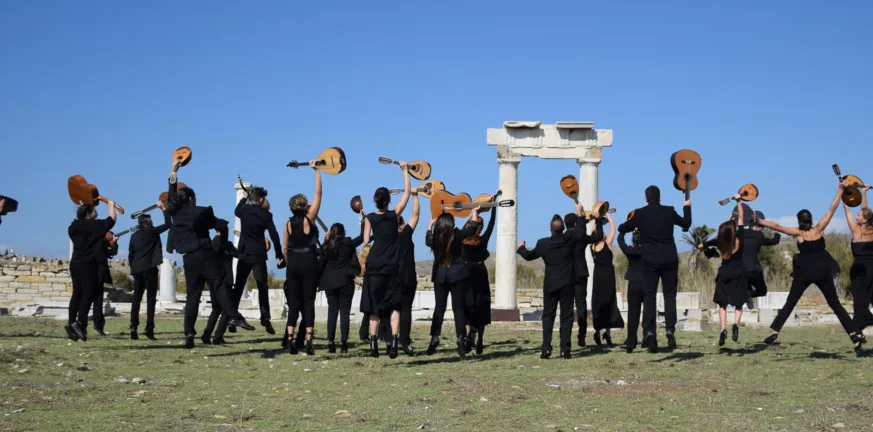 «Δύο επέτειοι, μία σκηνή»: Ορχήστρα Νυκτών Εγχόρδων «Θανάσης Τσιπινάκης» Δήμου Πατρέων και Κ. Λειβαδάς γιορτάζουν τα μουσικά τους γενέθλια επέτειοι
