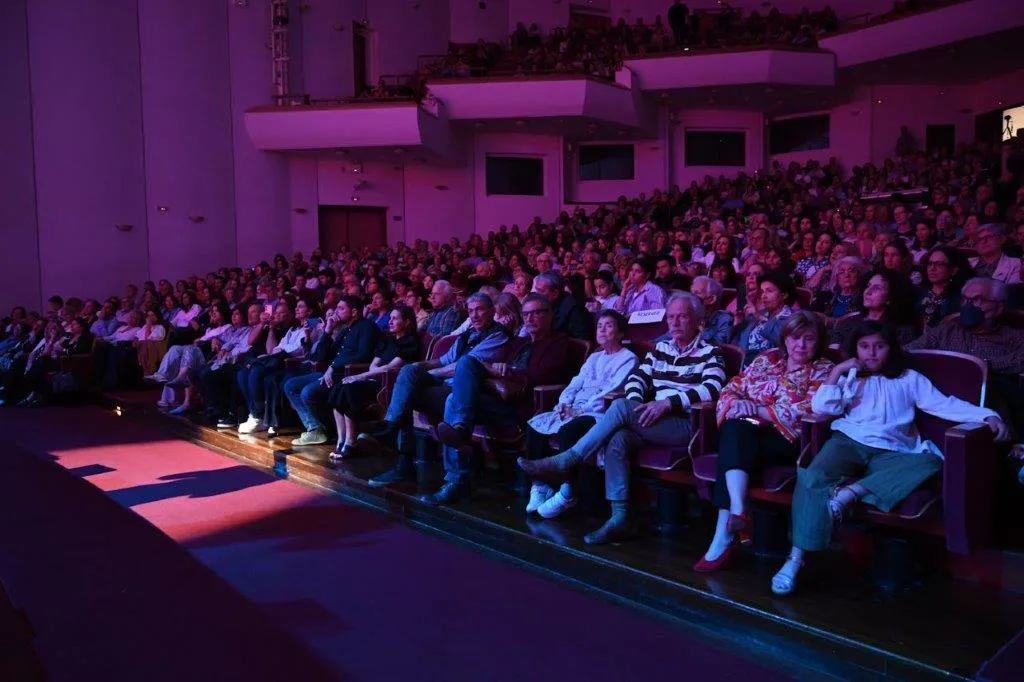 Sold out βραδιά για τα 40 χρόνια της Ορχήστρας Νυκτών Εγχόρδων του Δήμου Πατρέων ΦΩΤΟ