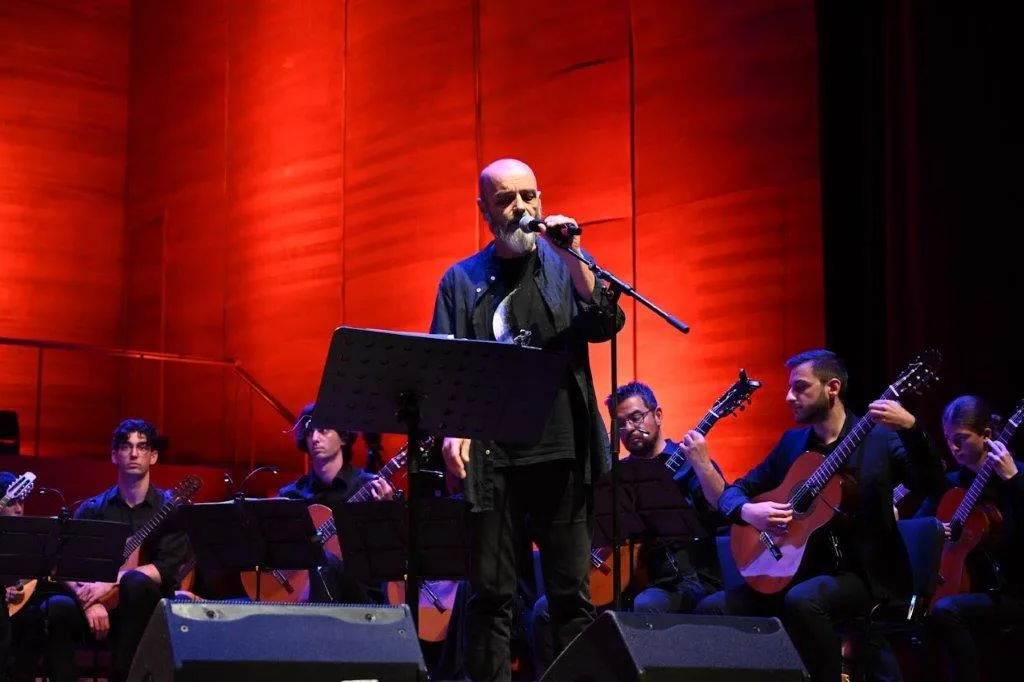 Sold out βραδιά για τα 40 χρόνια της Ορχήστρας Νυκτών Εγχόρδων του Δήμου Πατρέων ΦΩΤΟ