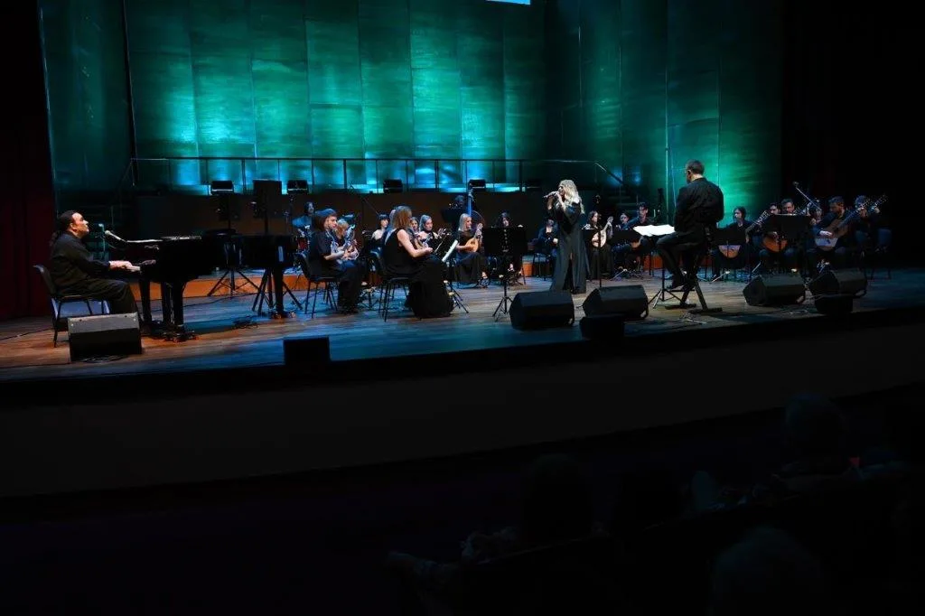 Sold out βραδιά για τα 40 χρόνια της Ορχήστρας Νυκτών Εγχόρδων του Δήμου Πατρέων ΦΩΤΟ