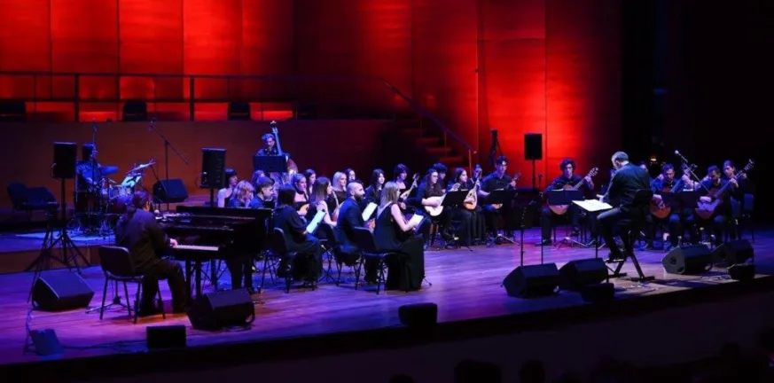 Sold out βραδιά για τα 40 χρόνια της Ορχήστρας Νυκτών Εγχόρδων του Δήμου Πατρέων ΦΩΤΟ Sold out βραδιά για τα 40 χρόνια της Ορχήστρας Νυκτών Εγχόρδων του Δήμου Πατρέων ΦΩΤΟ