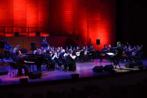 Sold out βραδιά για τα 40 χρόνια της Ορχήστρας Νυκτών Εγχόρδων του Δήμου Πατρέων ΦΩΤΟ