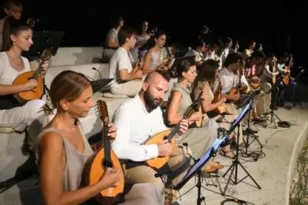 Πάτρα: Λειβαδάς – Ζεππάτου στην «Π» για τη μεγάλη συναυλία της Ορχήστρας Νυκτών Εγχόρδων «Θανάσης Τσιπινάκης»