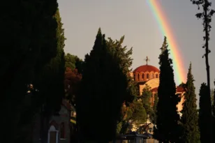Ουράνιο τόξο «αγκάλιασε» τη Θεσσαλονίκη ΦΩΤΟ