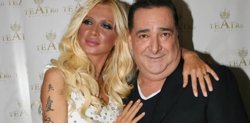 Πάολα: «Μας λείπει ο Βασίλης Καρράς – Ευτυχώς μπορούμε να τον ακούμε» Πάολα: «Μας λείπει ο Βασίλης Καρράς – Ευτυχώς μπορούμε να τον ακούμε»