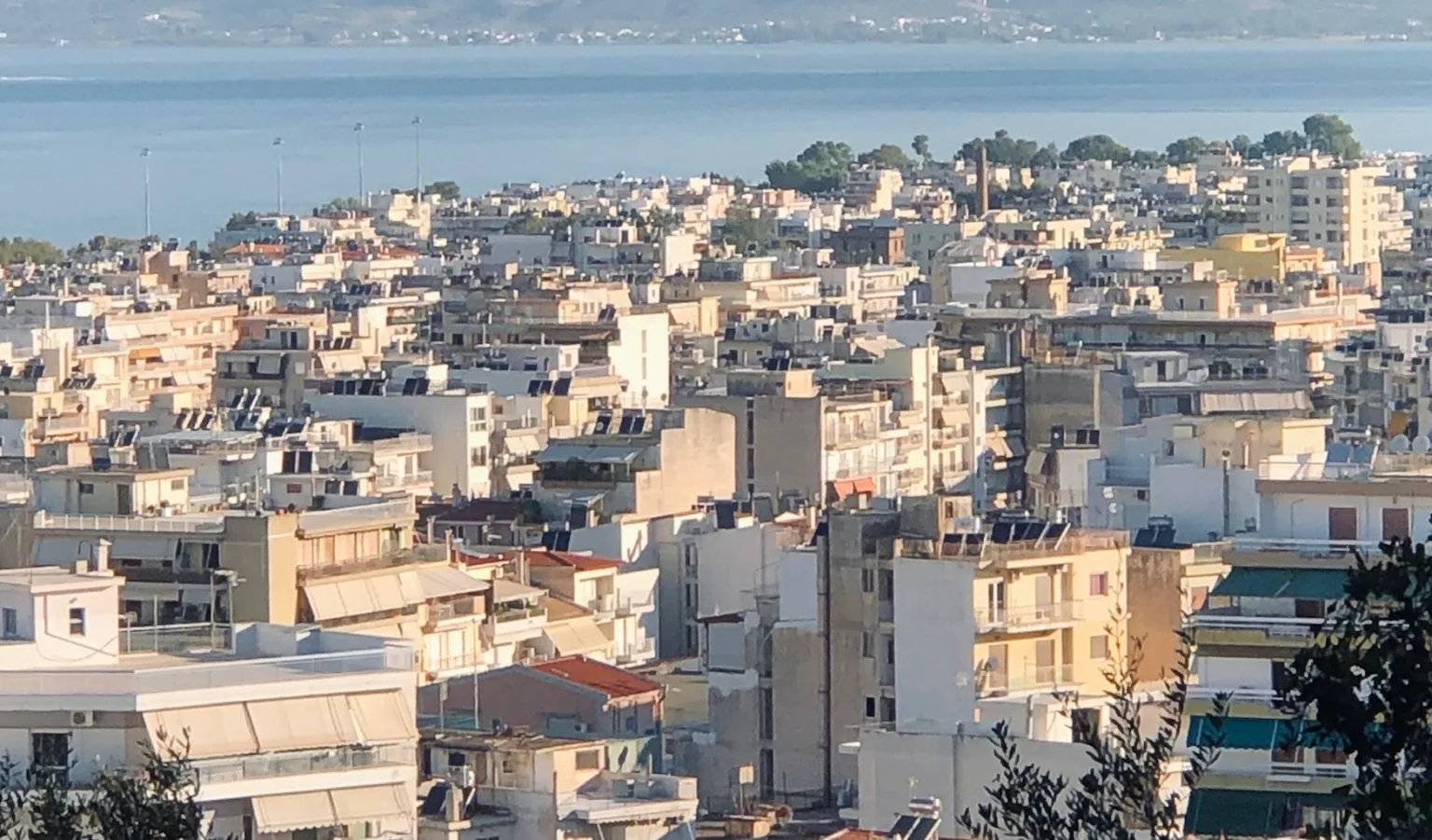 Πτώση 38% στις μεταβιβάσεις ακινήτων στην Πάτρα - Δύσκολο σπορ η αγορά πρώτης κατοικίας