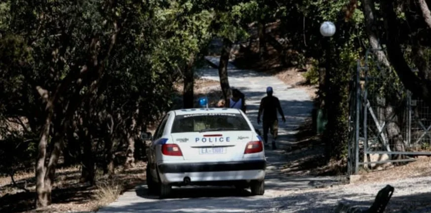 Δολοφονία στην Αμφιλοχία: Νεκρός με τραύματα στο κεφάλι, ανακρίνεται γιος ηλικιωμένου νεκρός
