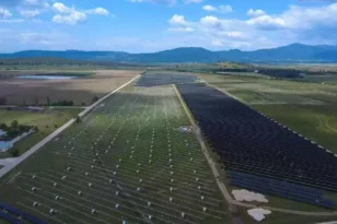 Όμιλος ΔΕΗ: Προσθέτει φωτοβολταϊκό πάρκο 88 MW στο χαρτοφυλάκιο της Βουλγαρίας