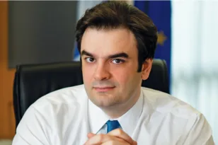 Πιερρακάκης: «Θετική εξέλιξη» η ενίσχυση της Unicredit στην Alpha Bank – Ψήφος εμπιστοσύνης στην οικονομία