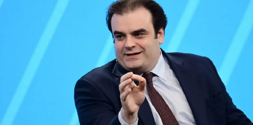 Πιερρακάκης: Ναι στον ευρω-φόρο 2 ευρώ – Σαφάρι κατά της φοροδιαφυγής με Τεχνητή Νοημοσύνη και app στο κινητό