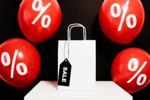 Πότε ξεκινούν οι θερινές εκπτώσεις-Τι προβλέπεται για την κυριακάτικη λειτουργία των καταστημάτων