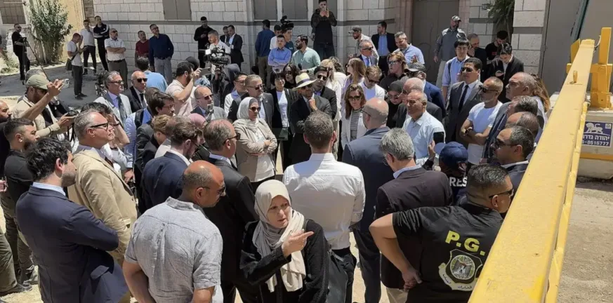Διεθνής κατακραυγή κατά του Ισραήλ για πυρά εναντίον διπλωματών στη Δυτική Όχθη Διεθνής κατακραυγή κατά του Ισραήλ για πυρά εναντίον διπλωματών στη Δυτική Όχθη