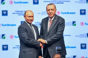 Ερντογάν σε Πούτιν: Χαρά μας είναι να έρθετε στην Κωνσταντινούπολη για τις διαπραγματεύσεις