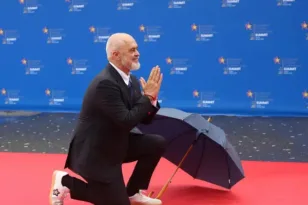 Οι Ευρωπαίοι ηγέτες ως μωρά: Το AI stunt του Ράμα  ΒΙΝΤΕΟ