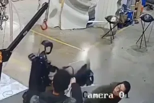 Σαν ταινία τρόμου: Ρομπότ εξαπέλυσε επίθεση στους χειριστές του!