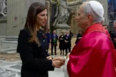 Τετ α τετ της Σοφίας Ζαχαράκη με τον Πάπα στο Βατικανό